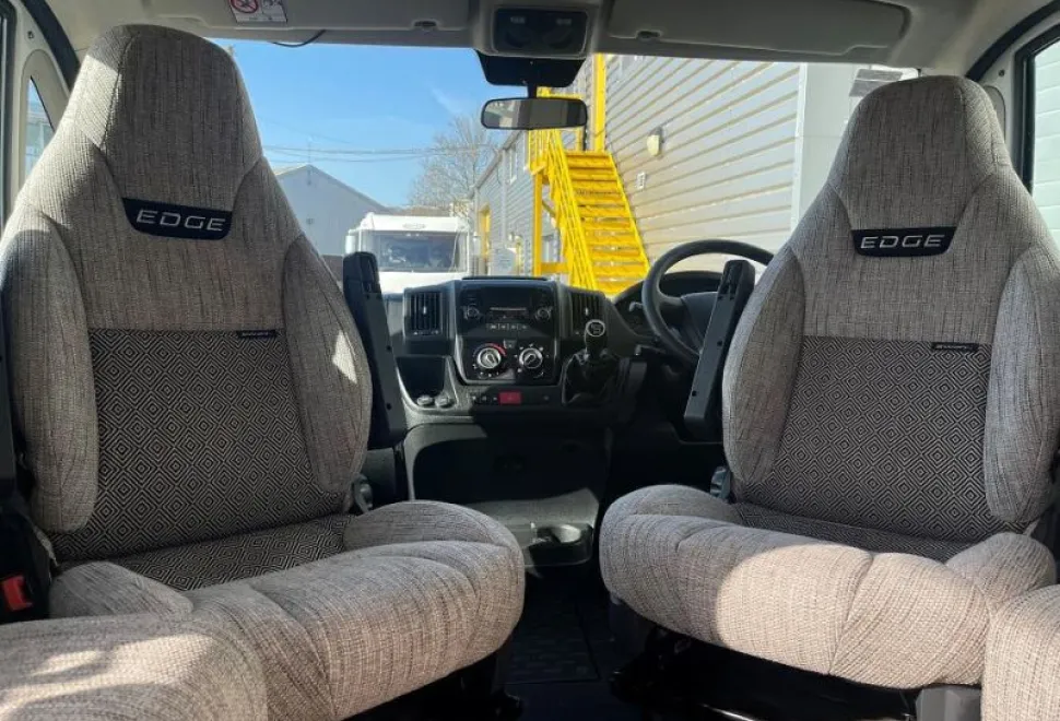 Swift  Edge 412 2021