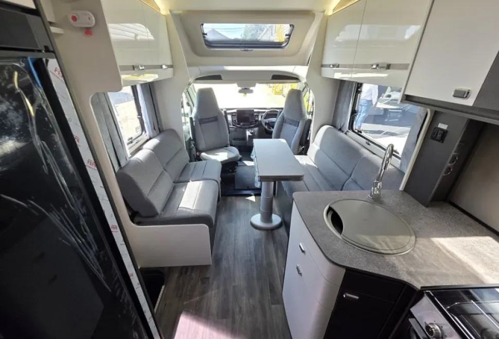 Swift  Voyager 594 2026