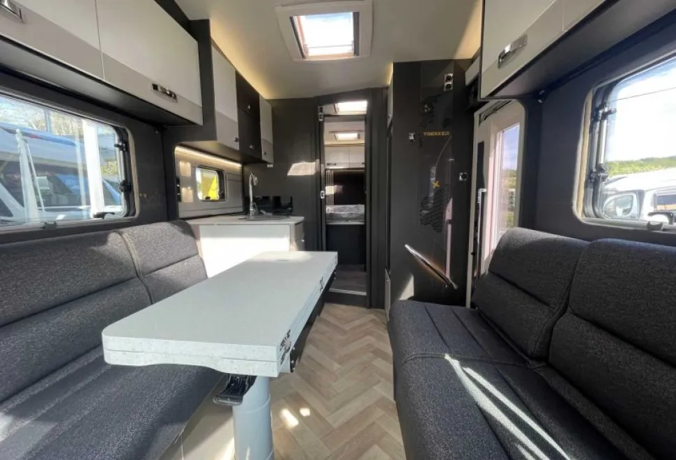 Swift  Trekker 594 2026