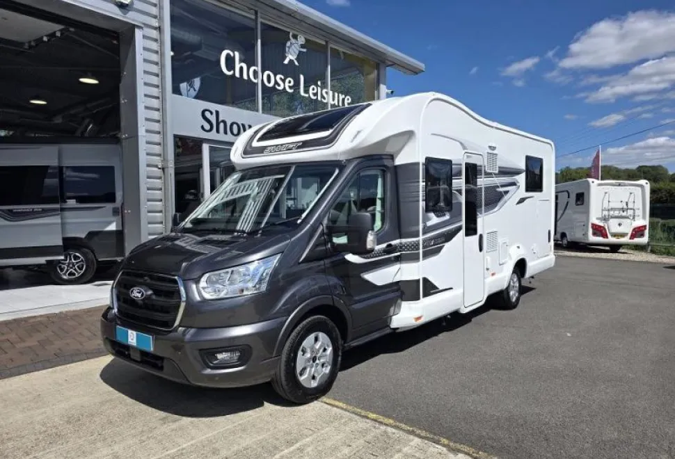 Swift  Voyager 594 2026
