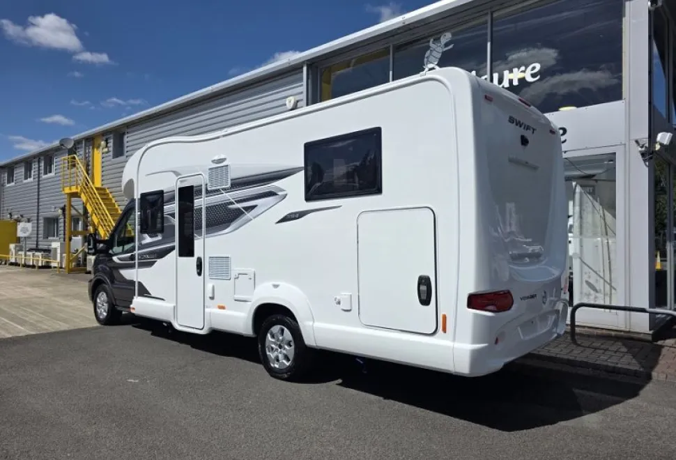 Swift  Voyager 594 2026