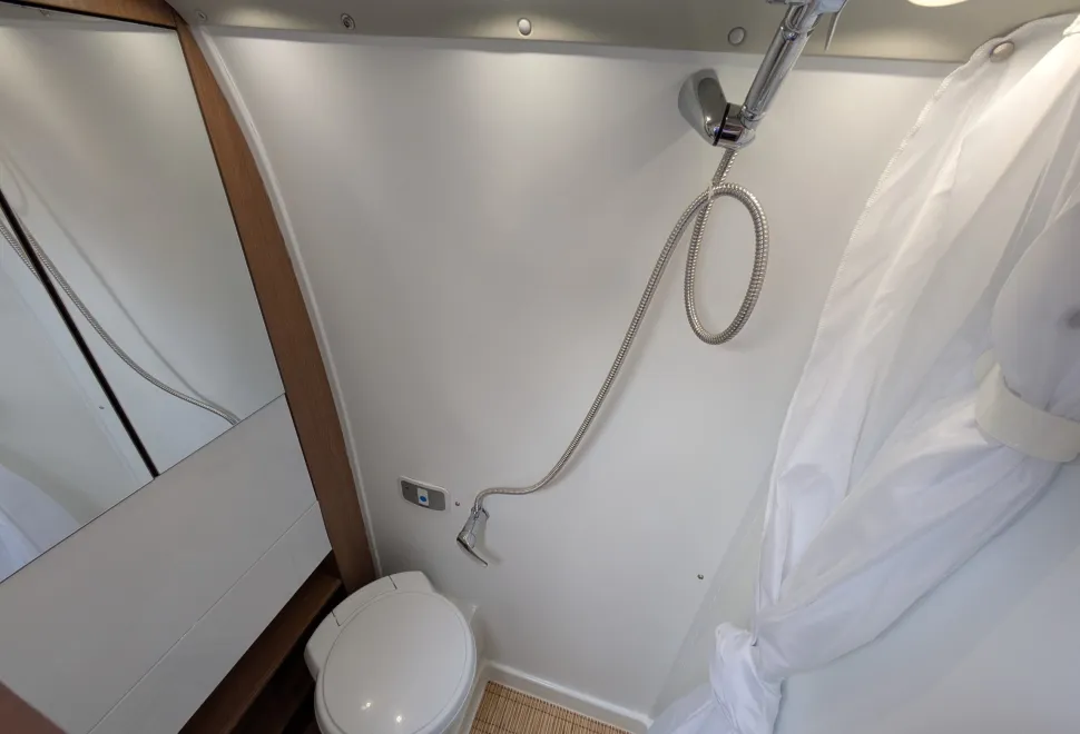 Auto-Trail V-Line 635 SE  - Manual 2018