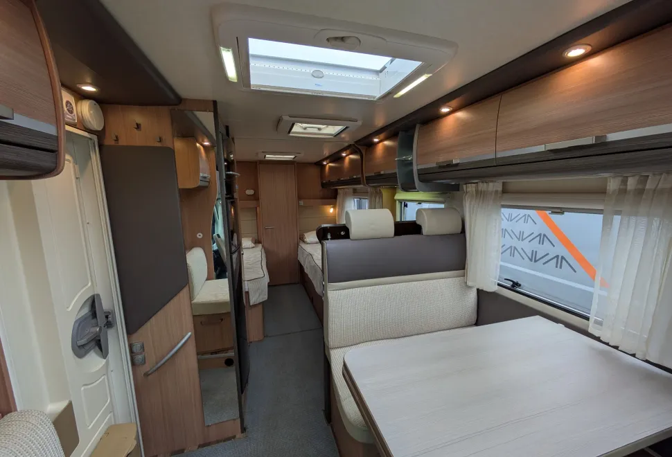 Knaus Sky TI 700 - Manual 2015
