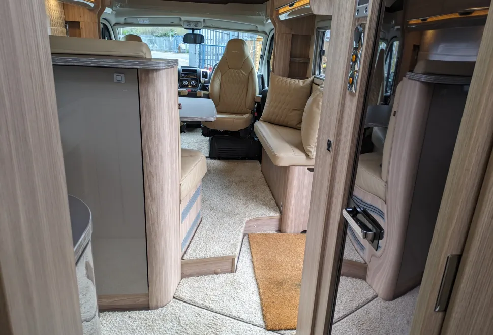 Burstner Ixeo TL 680 G - Automatic 2019