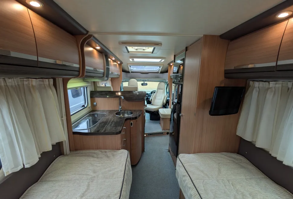 Knaus Sky TI 700 - Manual 2015