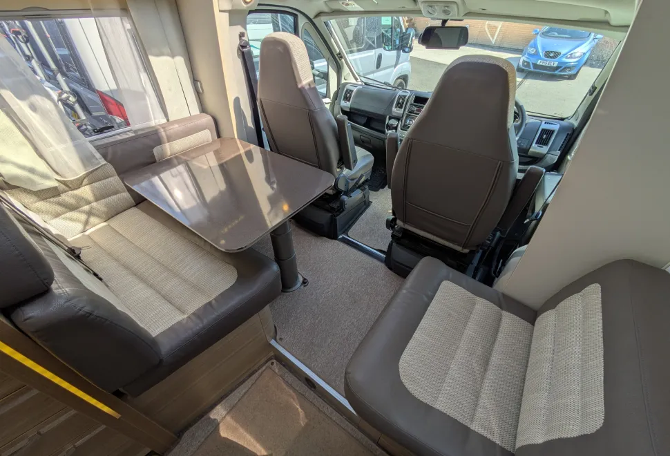 Adria Coral Plus S 670 SLT 2015