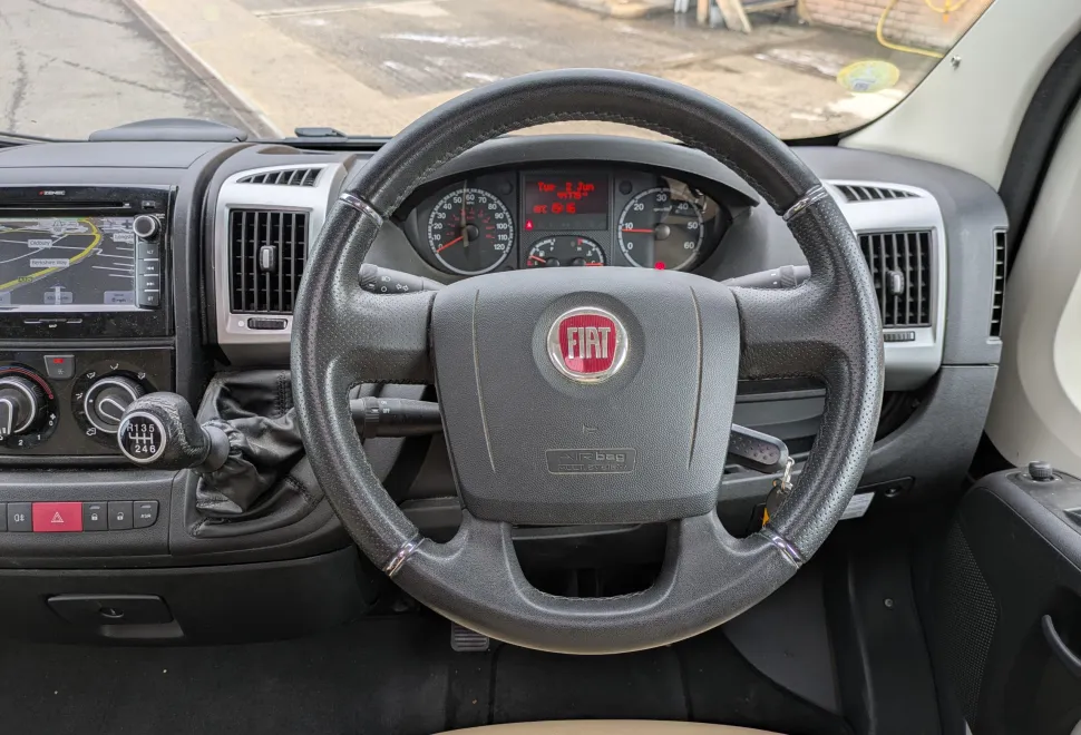 Burstner Nexxo T690 G - Manual 2014