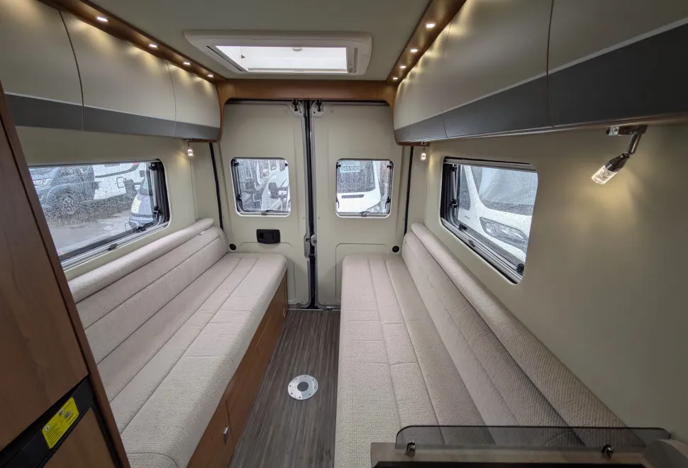 Auto-Trail V-Line 635 SE  - Manual 2018