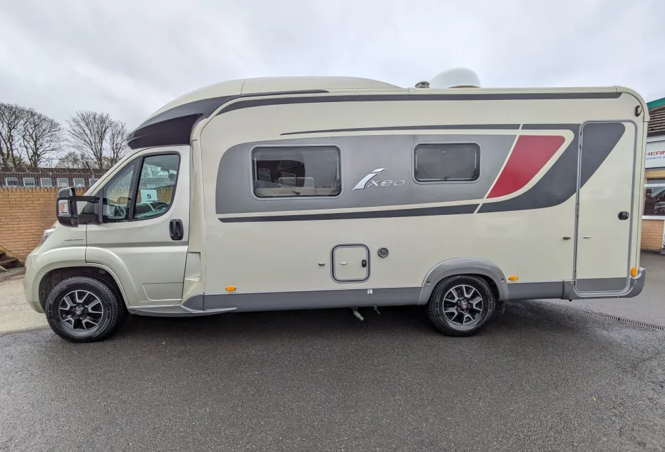 Burstner Ixeo TL 680 G - Automatic 2019