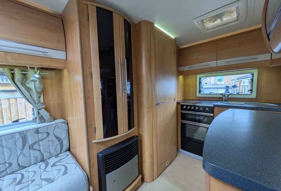 Auto-Trail Tracker EKS Lo-Line - Manual 2011
