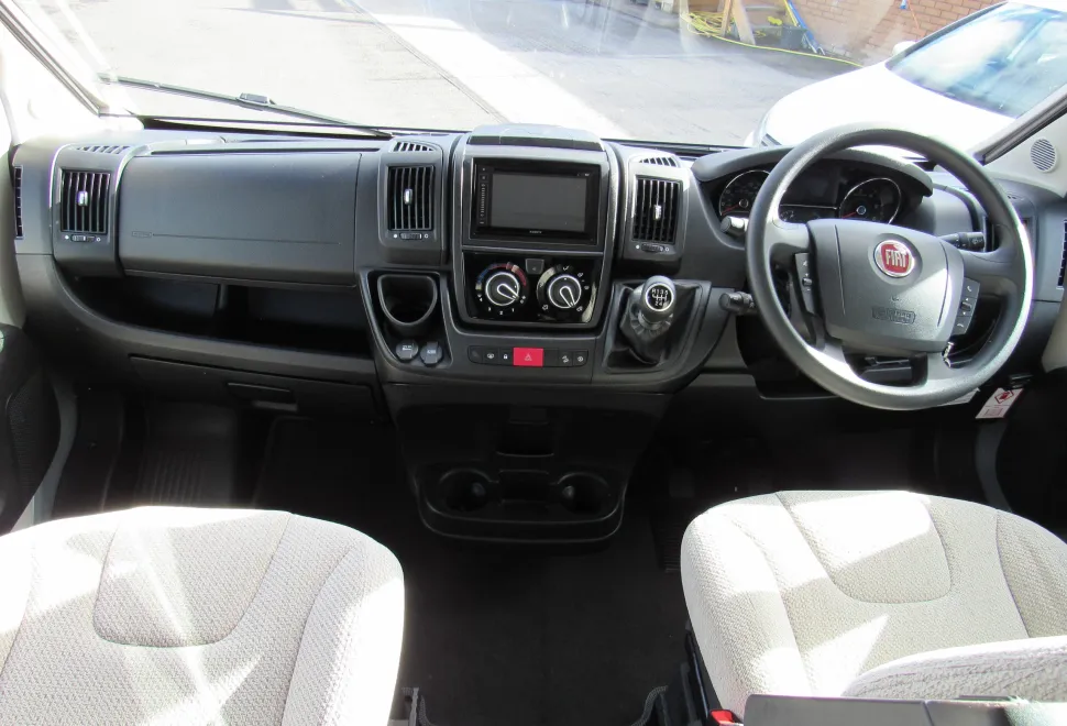 Auto-Trail V-Line 635 SE  - Manual 2018