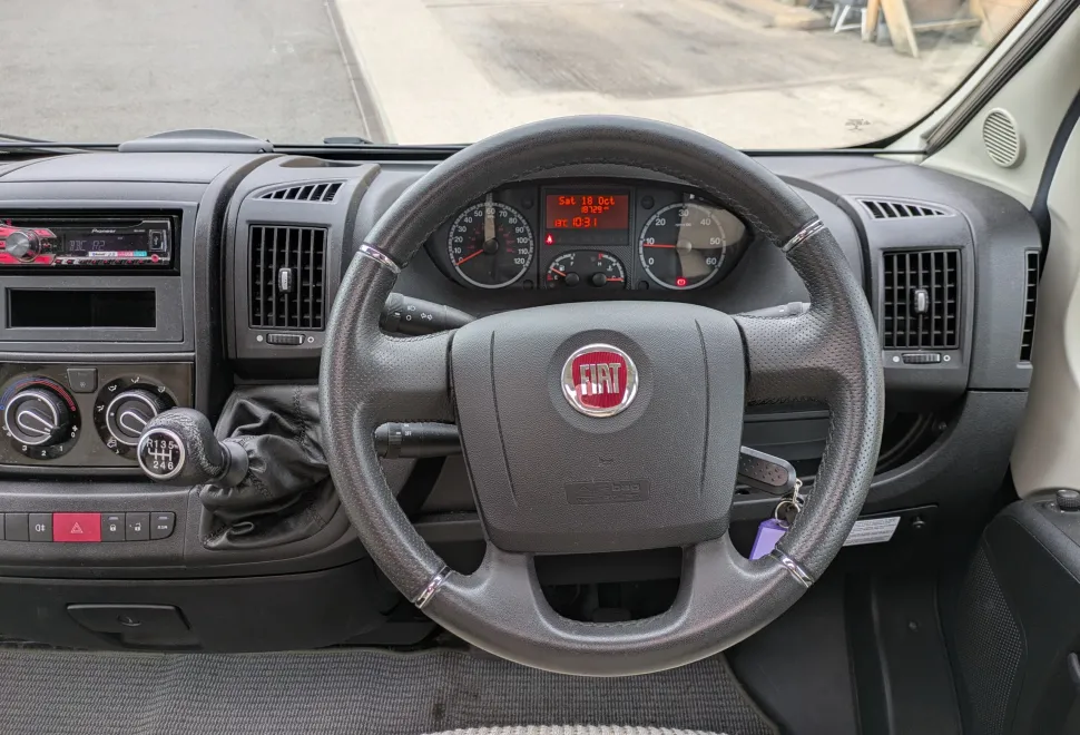 Knaus Sky TI 700 - Manual 2015