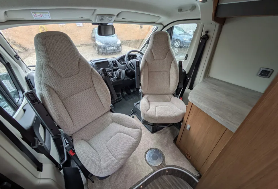 Auto-Trail V-Line 635 SE  - Manual 2018