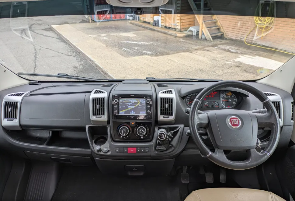 Burstner Nexxo T690 G - Manual 2014