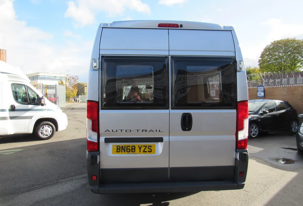 Auto-Trail V-Line 635 SE  - Manual 2018