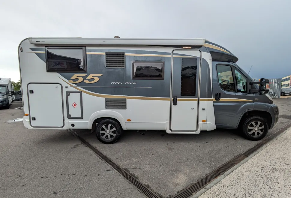 Burstner Nexxo T690 G - Manual 2014
