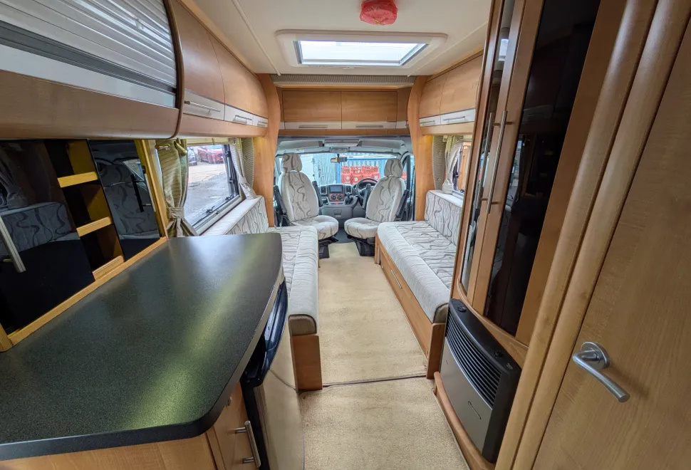 Auto-Trail Tracker EKS Lo-Line - Manual 2011