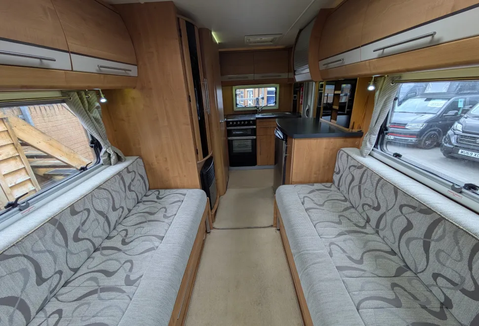 Auto-Trail Tracker EKS Lo-Line - Manual 2011