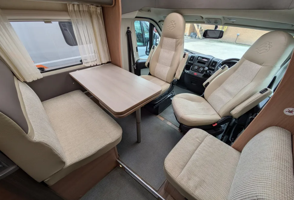 Knaus Sky TI 700 - Manual 2015