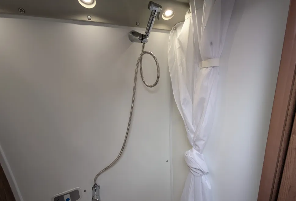 Auto-Trail V-Line 635 SE  - Manual 2018