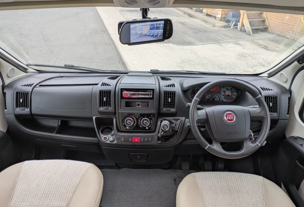 Knaus Sky TI 700 - Manual 2015
