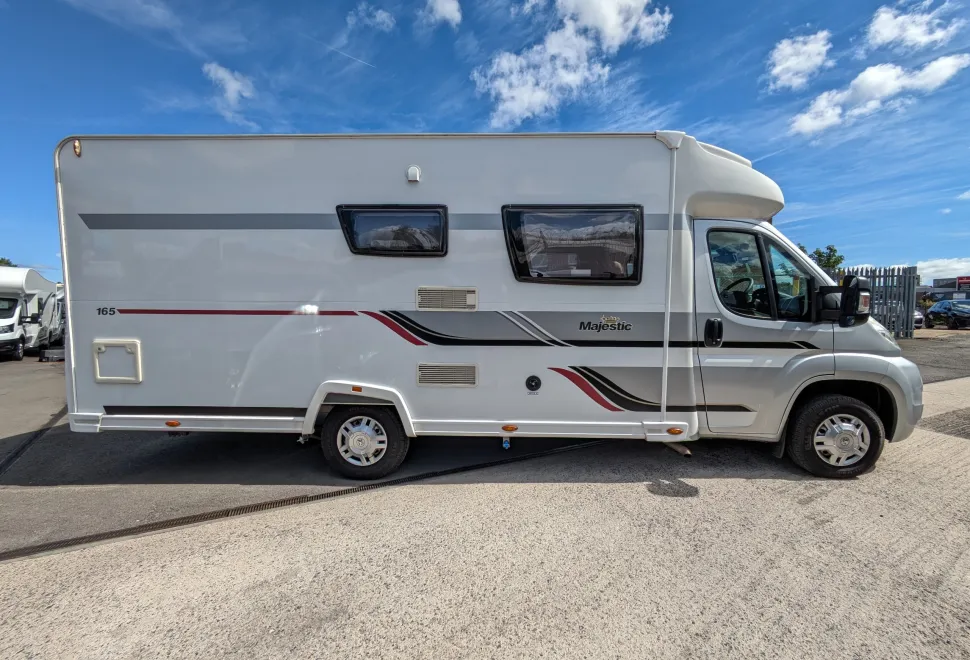 Elddis Majestic 165 - Manual 2014