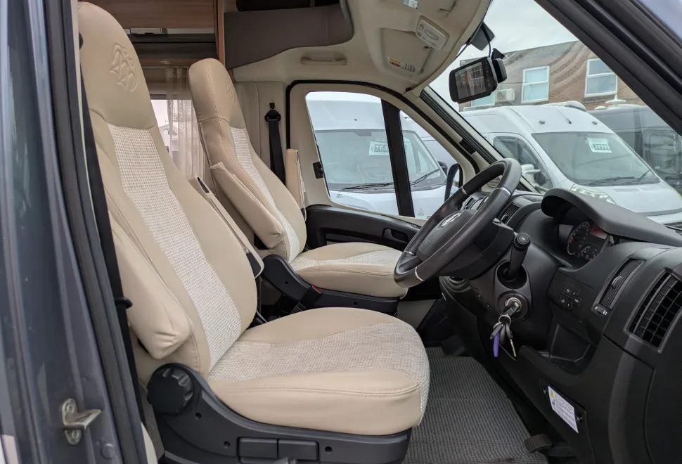 Knaus Sky TI 700 - Manual 2015