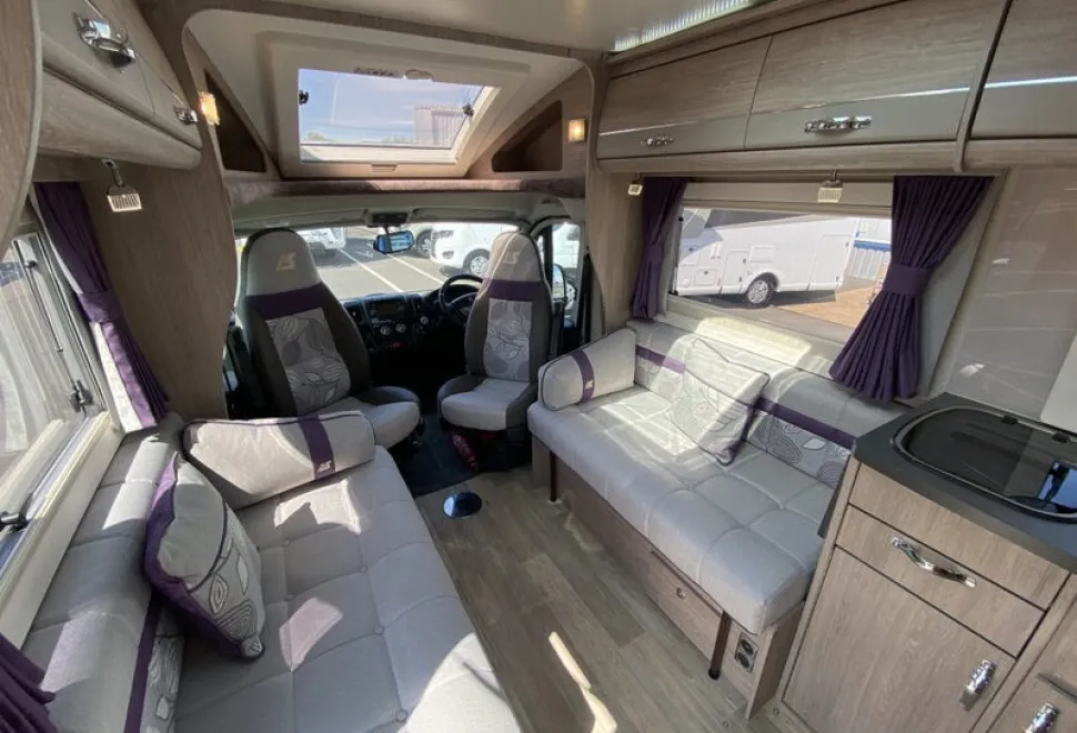 Auto-Sleepers Broadway FB  2021