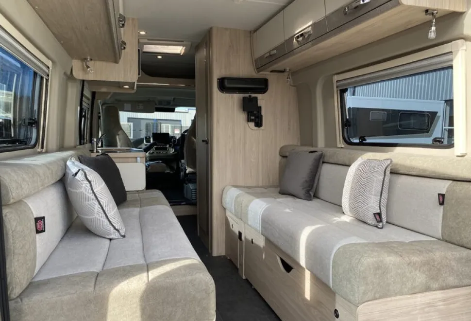 Elddis Autoquest CV20 2025