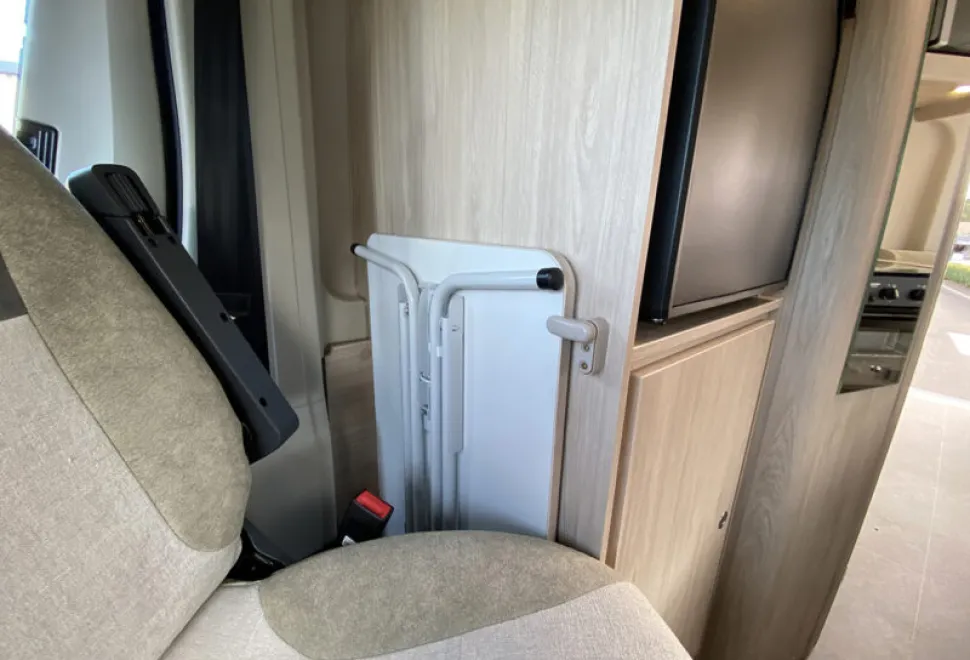 Elddis Autoquest CV20 2025