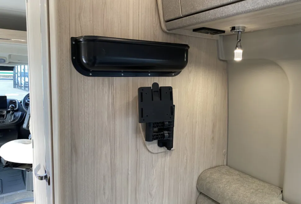 Elddis Autoquest CV20 2025