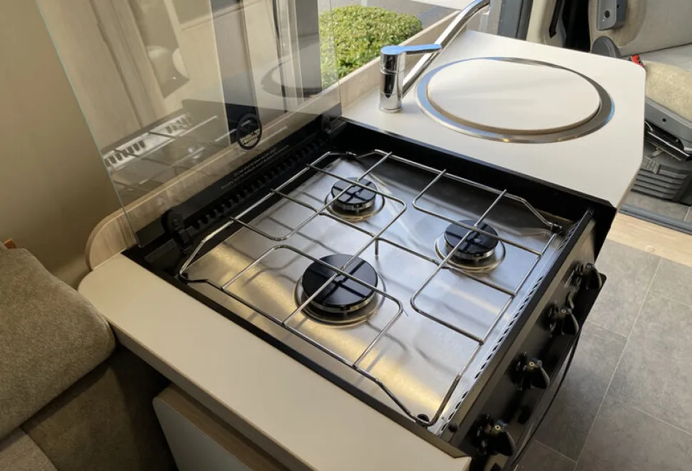 Elddis Autoquest CV20 2025