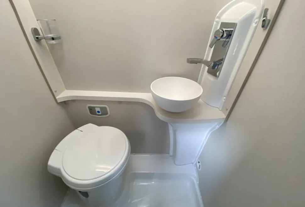 Elddis Autoquest CV20 2025