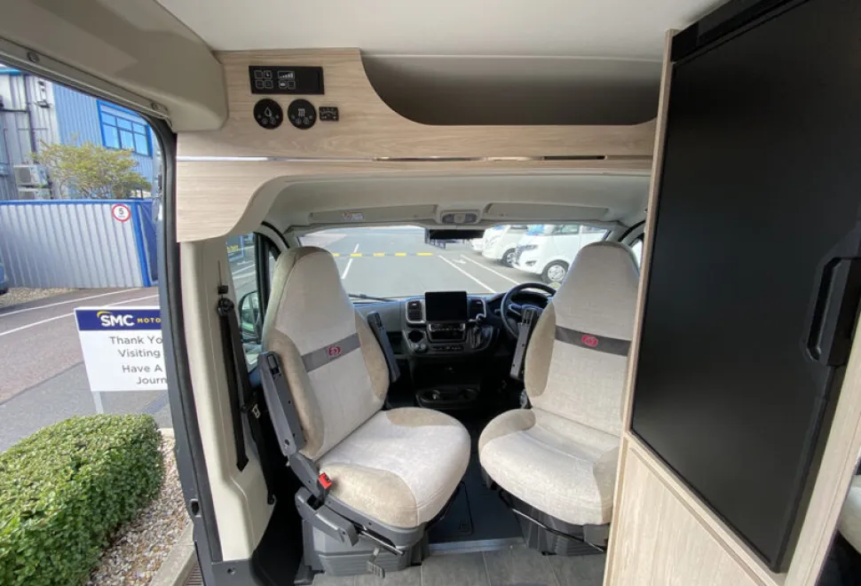 Elddis Autoquest CV20 2025