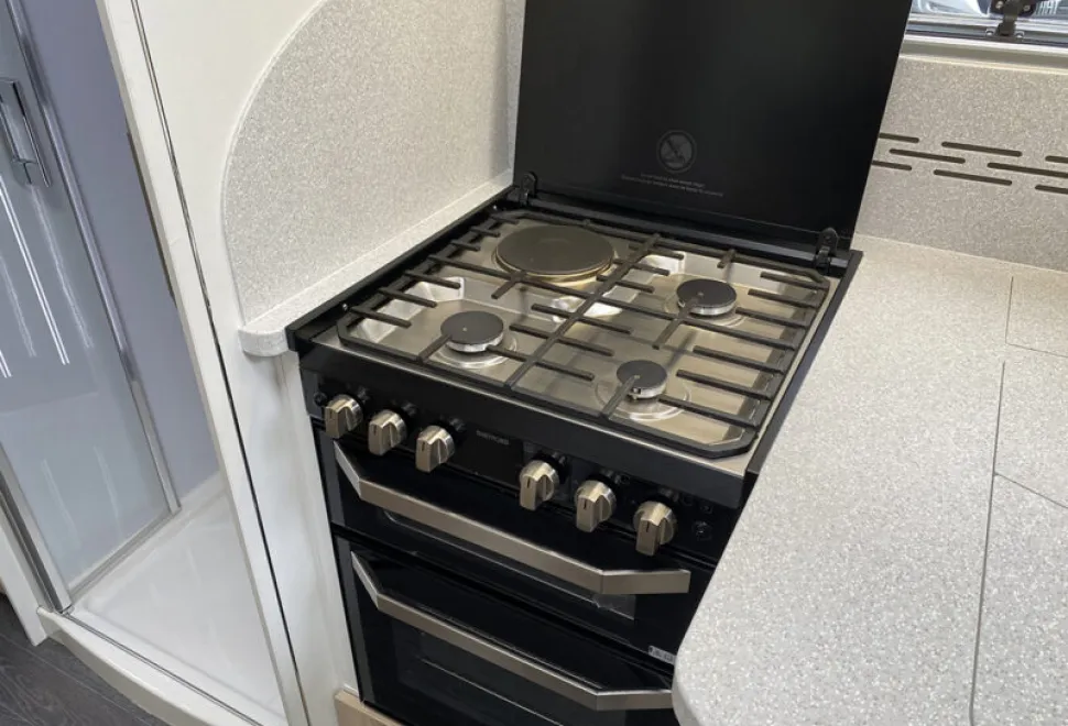 Frankia Platin I 8400 QD 2025