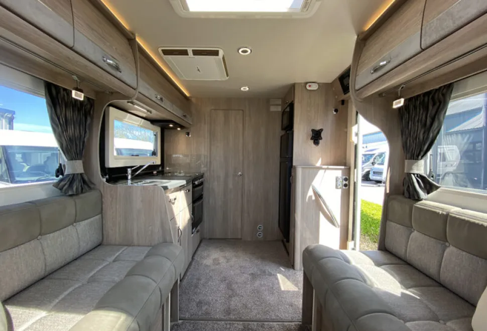 Auto-Sleepers Corinium FB  2025