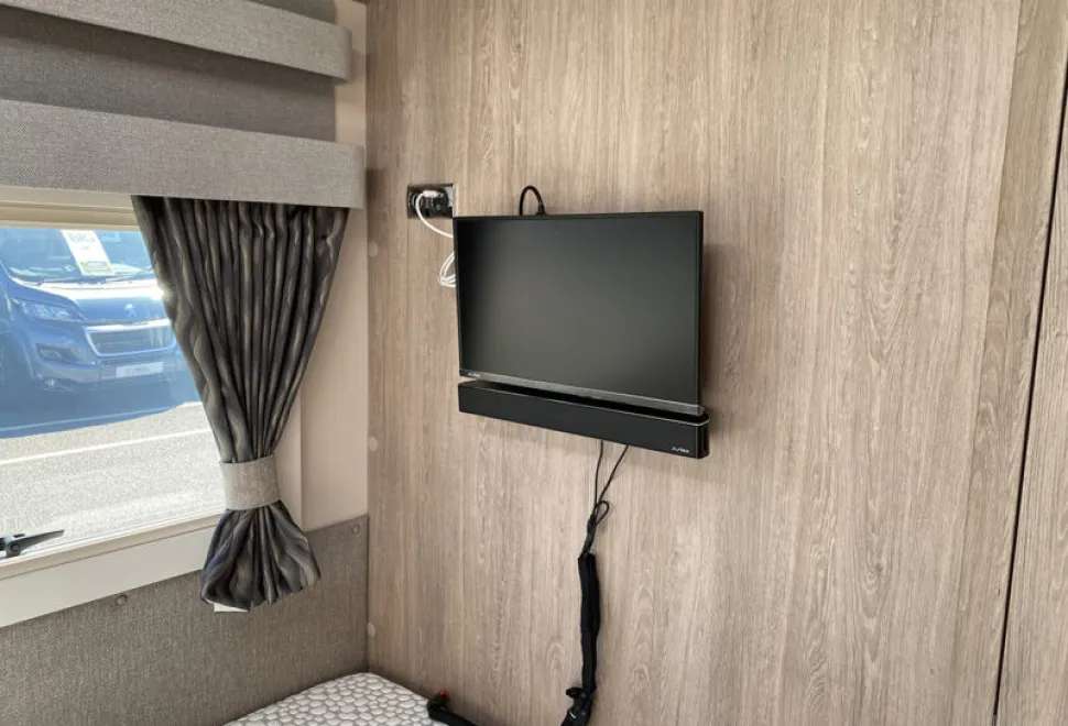 Auto-Sleepers Corinium FB  2025