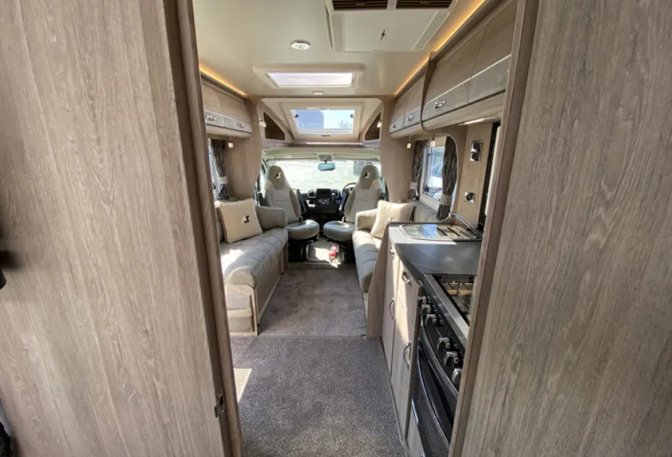 Auto-Sleepers Corinium FB  2025