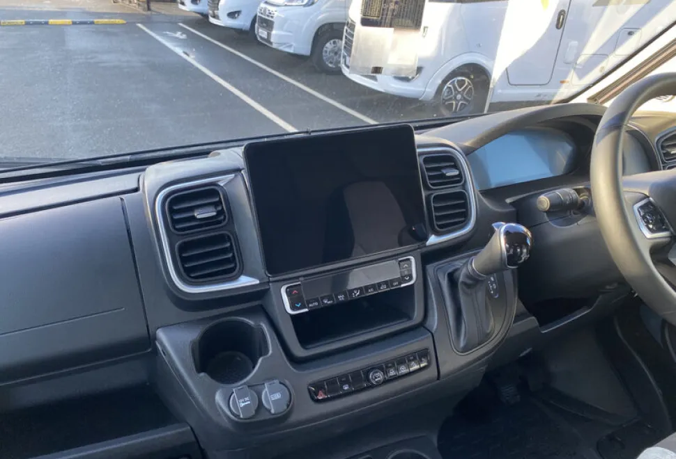 Auto-Sleepers Warwick XL  2026