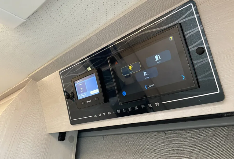 Auto-Sleepers Warwick XL  2026
