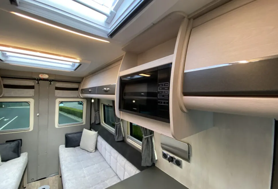 Auto-Sleepers Warwick XL  2026