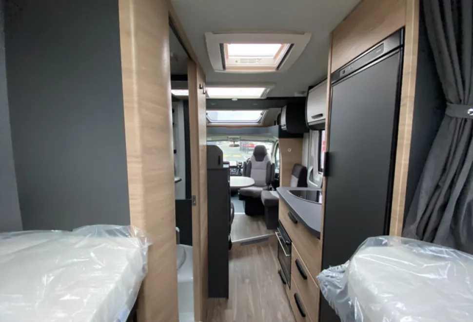 Knaus Live Ti Platinum Selection 650 MEG 2026