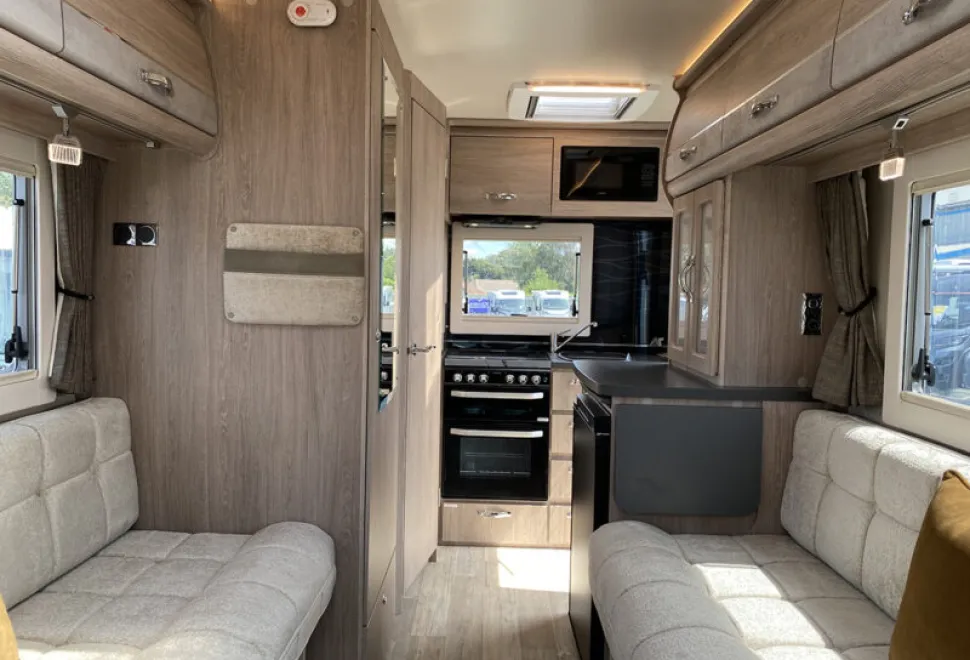 Auto-Sleepers Broadway EK TB LP  2026