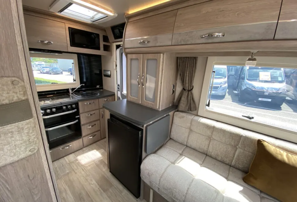 Auto-Sleepers Broadway EK TB LP  2026