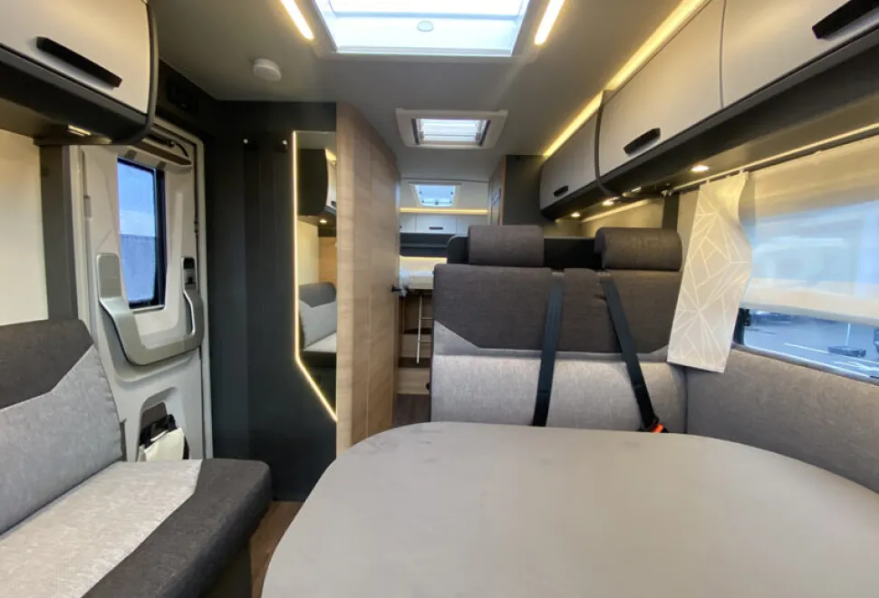 Knaus Live Ti Platinum Selection 700 MEG 2026