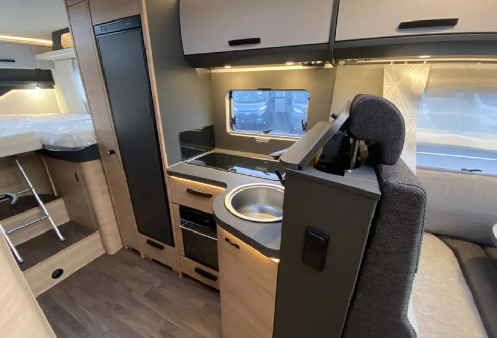 Knaus Live Ti Platinum Selection 700 MEG 2026
