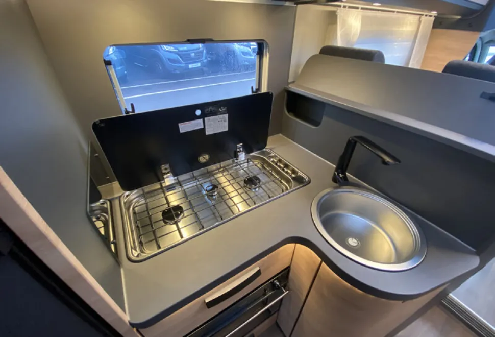 Knaus Live Ti Platinum Selection 700 MEG 2026