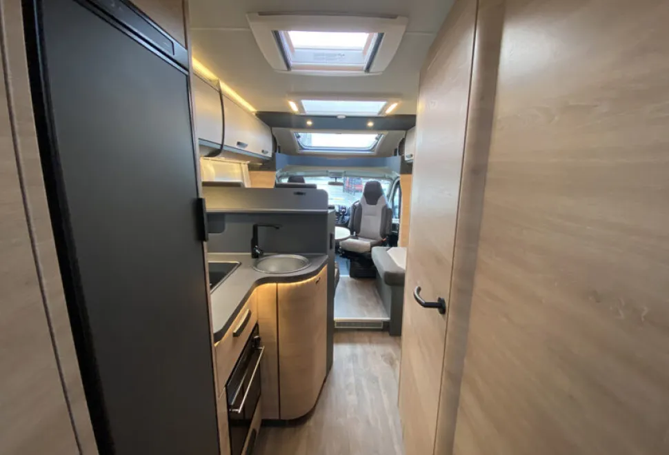 Knaus Live Ti Platinum Selection 700 MEG 2026