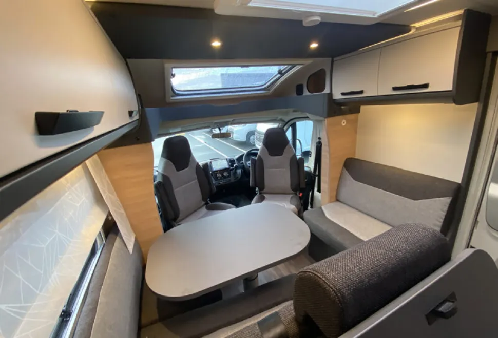 Knaus Live Ti Platinum Selection 700 MEG 2026