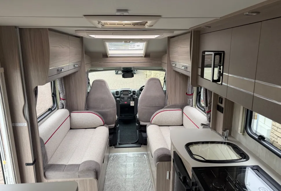 Elddis  Majestic 2022